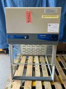 lot 28 image: MSRP $6000 Labconco Purifier Glass Safety Enclosure Tabletop Fume Hood #3980201 - Excellent Working Condition Stand NOT Included #1