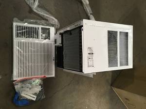 LG 7,500 BTU 115-Volt Window Air Conditioner LW8021HRSM Cools 320 Sq. Ft. with Cool and Heat, Wi-Fi Enabled Customer Returns See Pictures