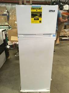 Magic Chef 7.3 cu. ft. 2-Door Mini Fridge in White with Freezer  Customer Returns See Pictures