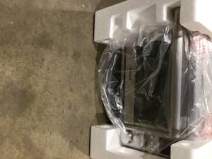 lot 41 image: Microwave Oven  Customer Returns See Pictures