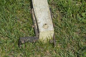 lot 17 image: Wagon Tongue with Neck Yoke