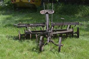 lot 6 image: Horse Drawn Disc Implement