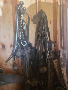 lot 26 image: 2 sets of horse harnesses