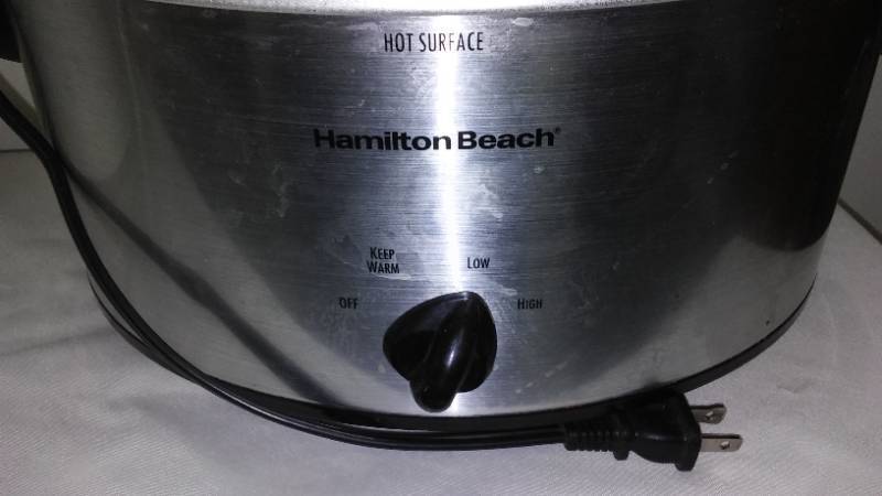 lot 70X image: Crock Pots (2)