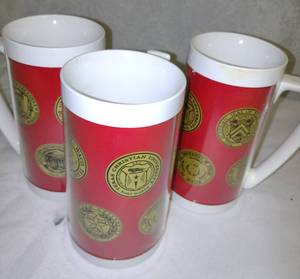 lot 79 image: Vintage Thermo Mugs Texas, Baylor (3)