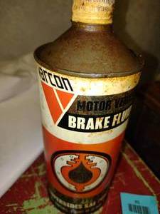 lot 85 image: Varcon Brake Fluid Quart-Vintage