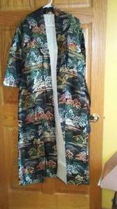lot 120 image: Vintage 60s Japanese mens silk Brocade Kimono Robe Jacket.