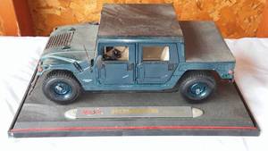 lot 137 image: Miasto Hummer Hard Top Collectible Toy Model.