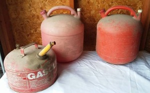 lot 145 image: Gas Cans (3) Plastic(2) Metal(1)