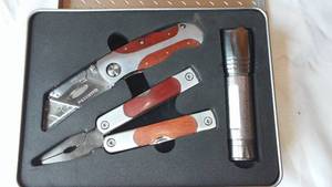 lot 151 image: Sheffield Folding Multi Use Tool, Razor Knife.