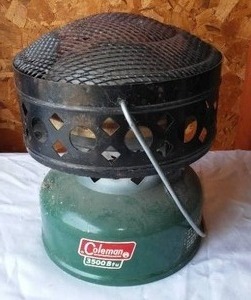 lot 162 image: Vintage 1968 Coleman Catalytic Heater