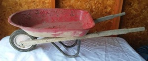 lot 170 image: Radio Flyer Kids Wheel Barrel.