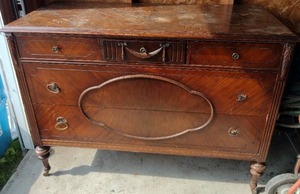 lot 191 image: Vintage Dresser.