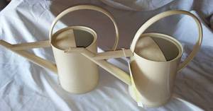 lot 211 image: Watering Cans (2)