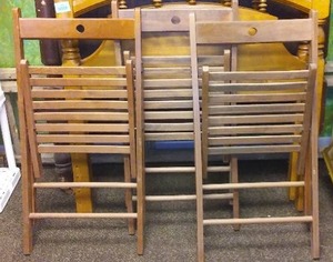 lot 252 image: Vintage Wood Folding Chairs (3)