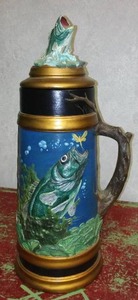 lot 264 image: Ceramic Fishing Stein.