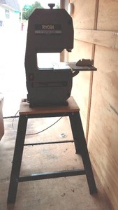 lot 301 image: Ryobi 9 in Band Saw With Stand