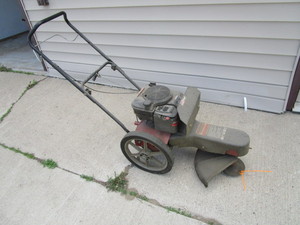 lot 46 image: Wheeled Trimmer