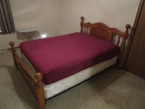 lot 85 image: Queen Size Bed