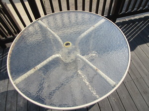 lot 91 image: Patio Table
