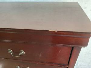 lot 21 image: Picket House Furnishings Ellington 5-Drawer Chest in Cherry