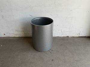 lot 33 image: Braeburn Silver Hammered Iron Acccent Table