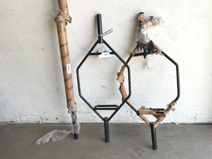 lot 36 image: Lot of Weight Lifting Equipment