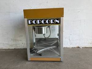 lot 13 image: Benchmark 120V 6 oz. Hollywood Premiere Popcorn Machine