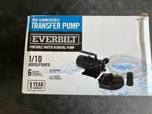 lot 135 image: Everbilt 110 hp. Transfer Pump
