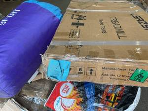 lot 204 image: Wholesale Pallet of Assorted Miscellaneous Items