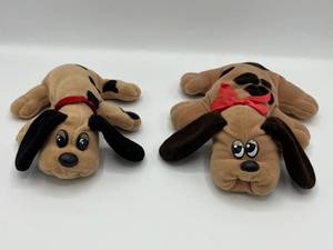 lot 6 image: Pair of Vintage Tonka Pound Puppies 7 and 9