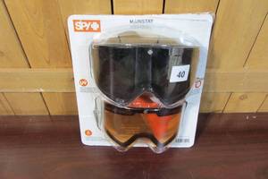 lot 40 image: Spy Mainstay Snowboard Goggle 100UV Protection Lens swap compatibility