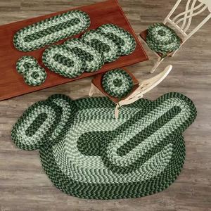 lot 2 image: Denali 15-Piece Rug & Accessories Set - Green