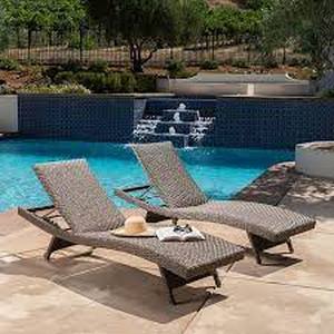 lot 34 image: Seagrass Woven Chaise Lounge with Wheels