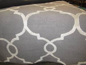 lot 86 image: Opalhouse Rug Gray & Off White Area Rug, 9x12