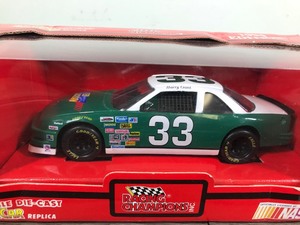 lot 24 image: 1994 Nascar Racing Champions Harry Grant #33  Leo Jackson Motorsports 124 scale die cast stock car