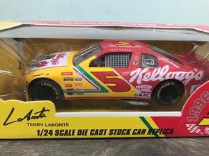 lot 33 image: 1996 Nascar Racing Champions Terry Labonte #5 Kellogs Corn Flakes  1996 Champion Hendrick Motorsports 124 scale die cast stock car