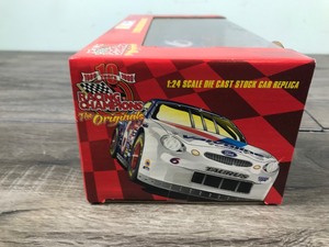 lot 97 image: 1999 Nascar Racing Champions The Originals Mark Martin Ford Taurus #6  Valvoline 124 scale die cast stock car