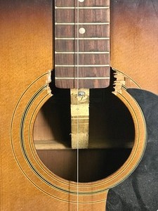 lot 147 image: Epiphone Guitar with case