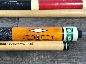 lot 149 image: 7 Pool Cues