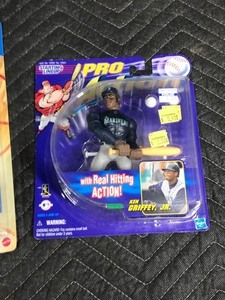 lot 152 image: 3 - Starting Lineup Superstar Figurines in Packages