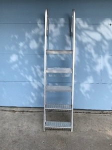 lot 162 image: Dock  Boat aluminum 5 step ladder