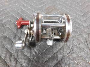 lot 227 image: 1 Fishing reel