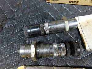 lot 254 image: New 6.5 Remington Mag sizing and seating dies