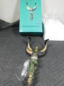 lot 257 image: Billy Bob knife w horns and hair