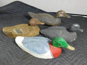 lot 268 image: 4 Vintage duck decoys