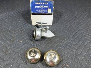 lot 300 image: Vintage Bretton reel w 2 line refills
