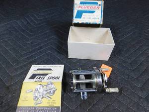 lot 302 image: Vintage Pflueger reel