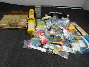 lot 307 image: Flat of tackle w tackle box