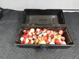 lot 324 image: Trophy tackle box of bobbers